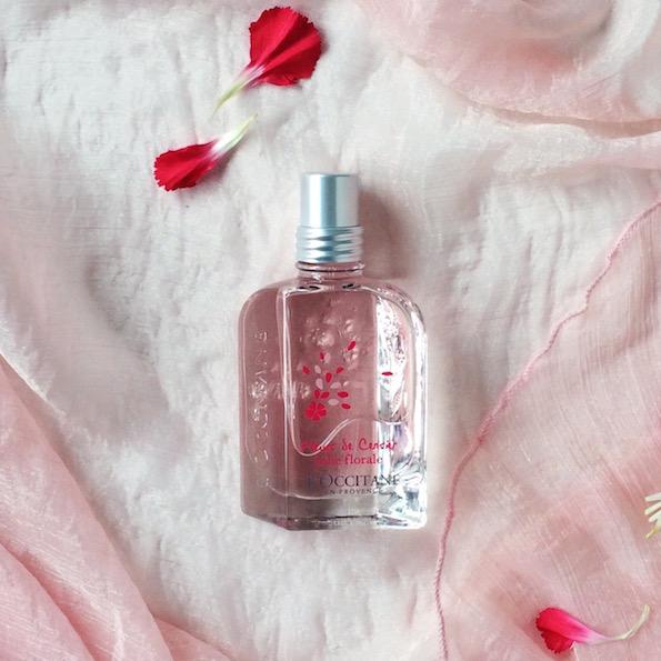 Toaletna vodica L’Occitane Folie Florale – Razposajeni češnjevi cvetovi pristoji sončni in spontani ženski, ki izžareva igrivost in veselje. Tudi tebi torej ;)?