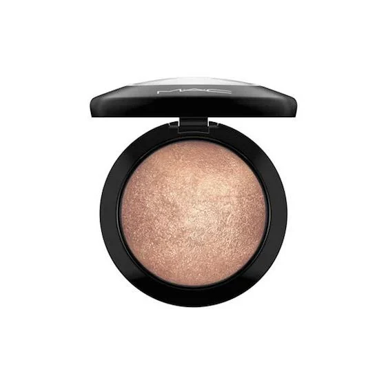 V: Katero rdečilo za lička, ki bi se rahlo svetilo, mi priporočaš?