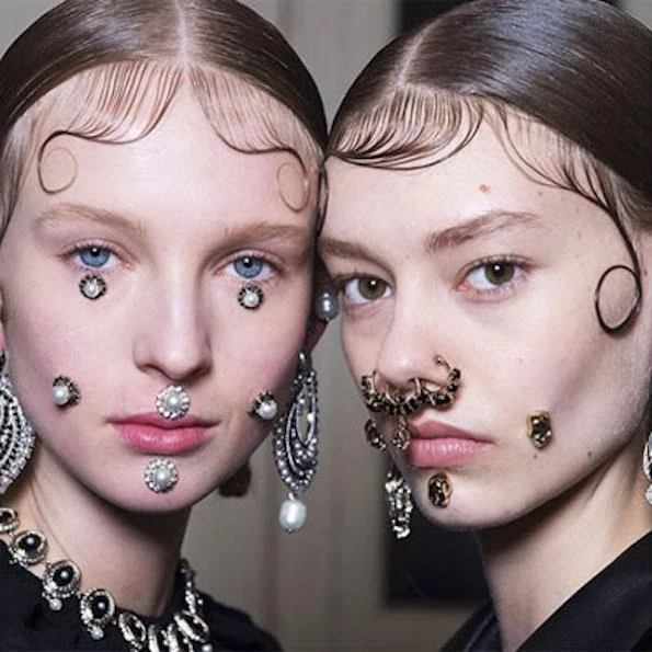 Šokantni jesenski makeupi 2015 v nosljivi različici