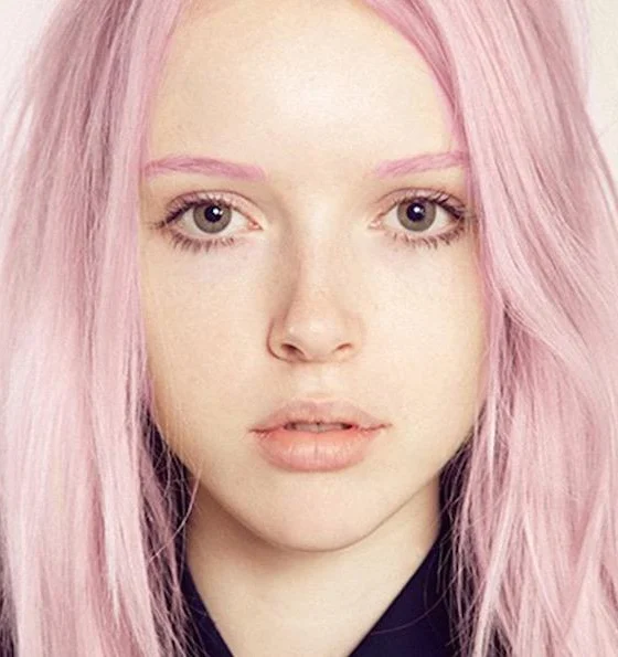 Trend: pastelna barva obrvi