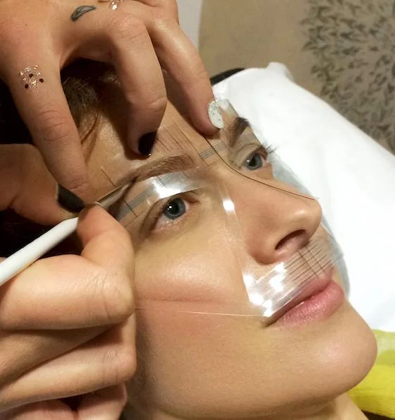 Trend: Naravno oblikovanje obrvi