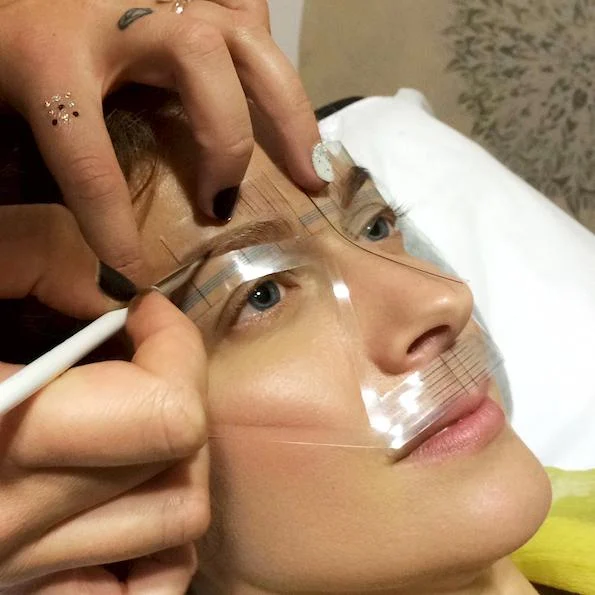 Trend: Naravno oblikovanje obrvi