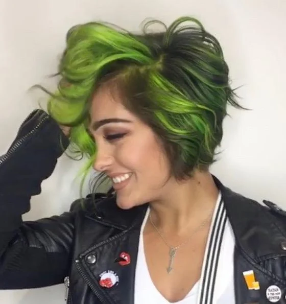 Iskreno mnenje o roza, zeleni, vijolični barvi las