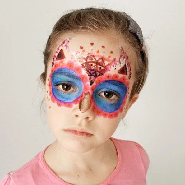 Enostavne pustne poslikave z običajnimi ličili