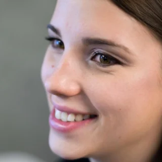 Pod lupo: Črna maska za odstranjevanje ogrcev