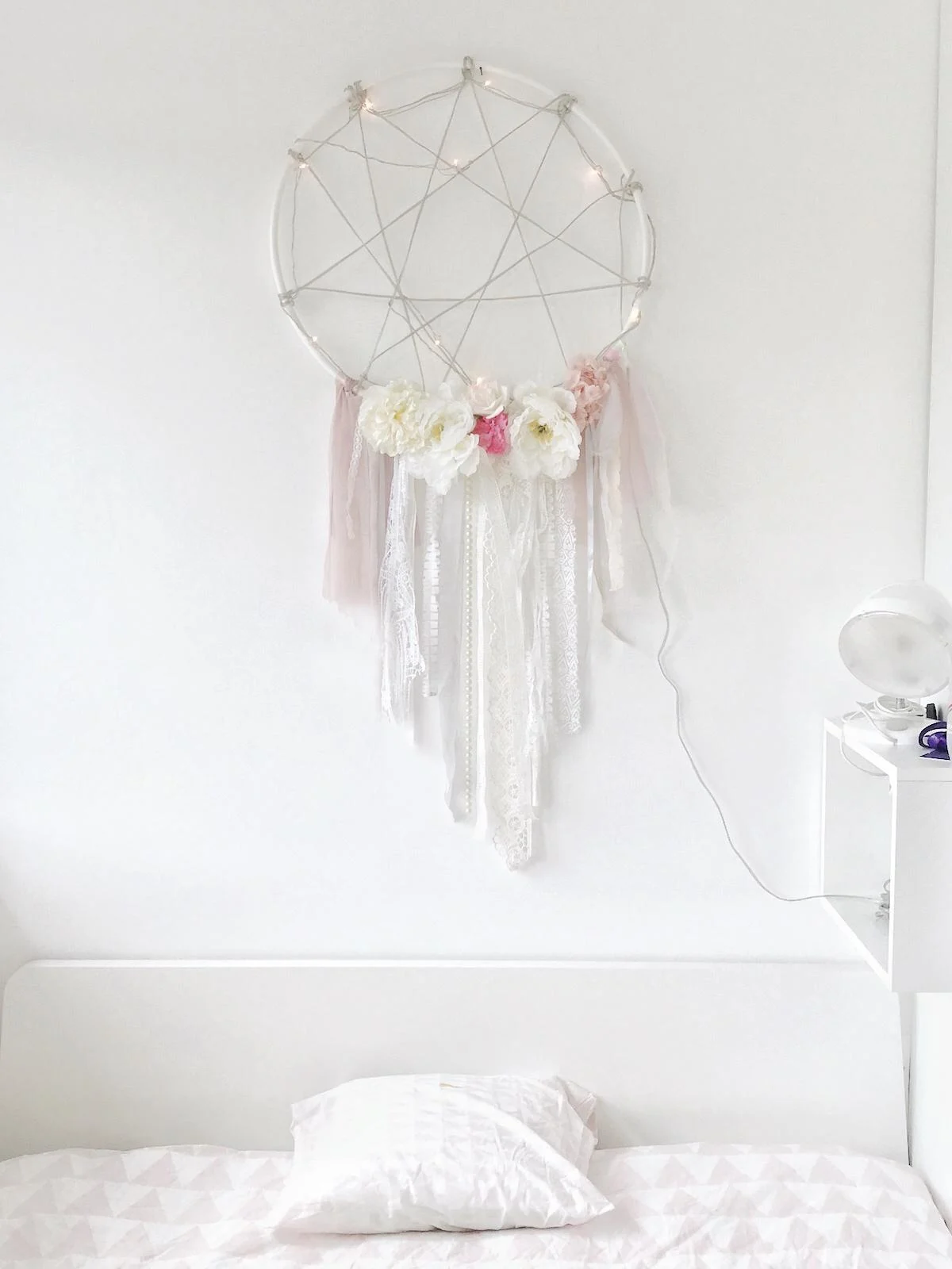 DIY: DREAM CATCHER LIGHT