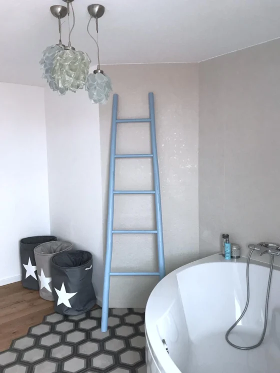 Kako narediti trendno lestev za brisače