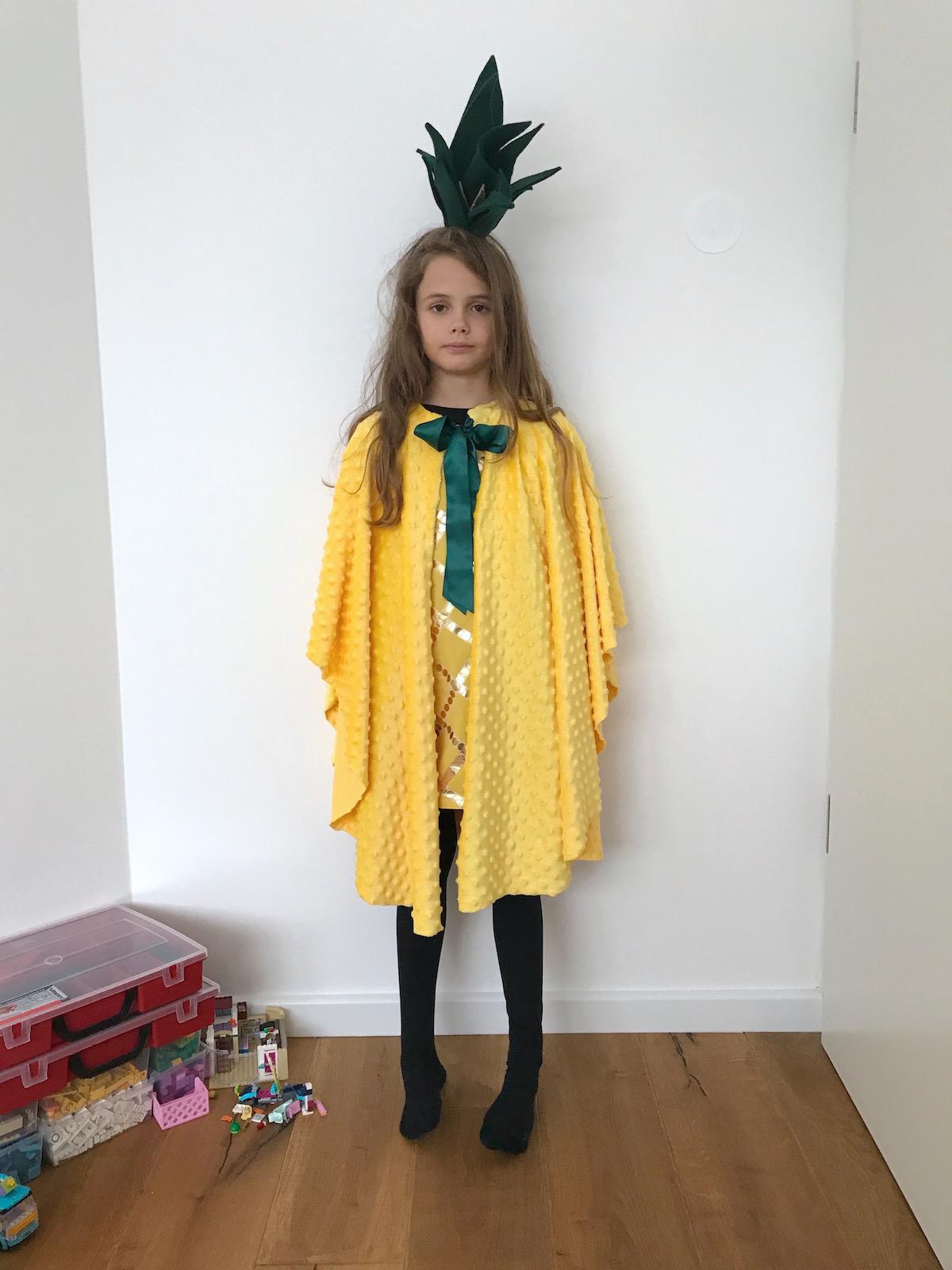 DIY naredi sam pustni kostum za otroke ananas