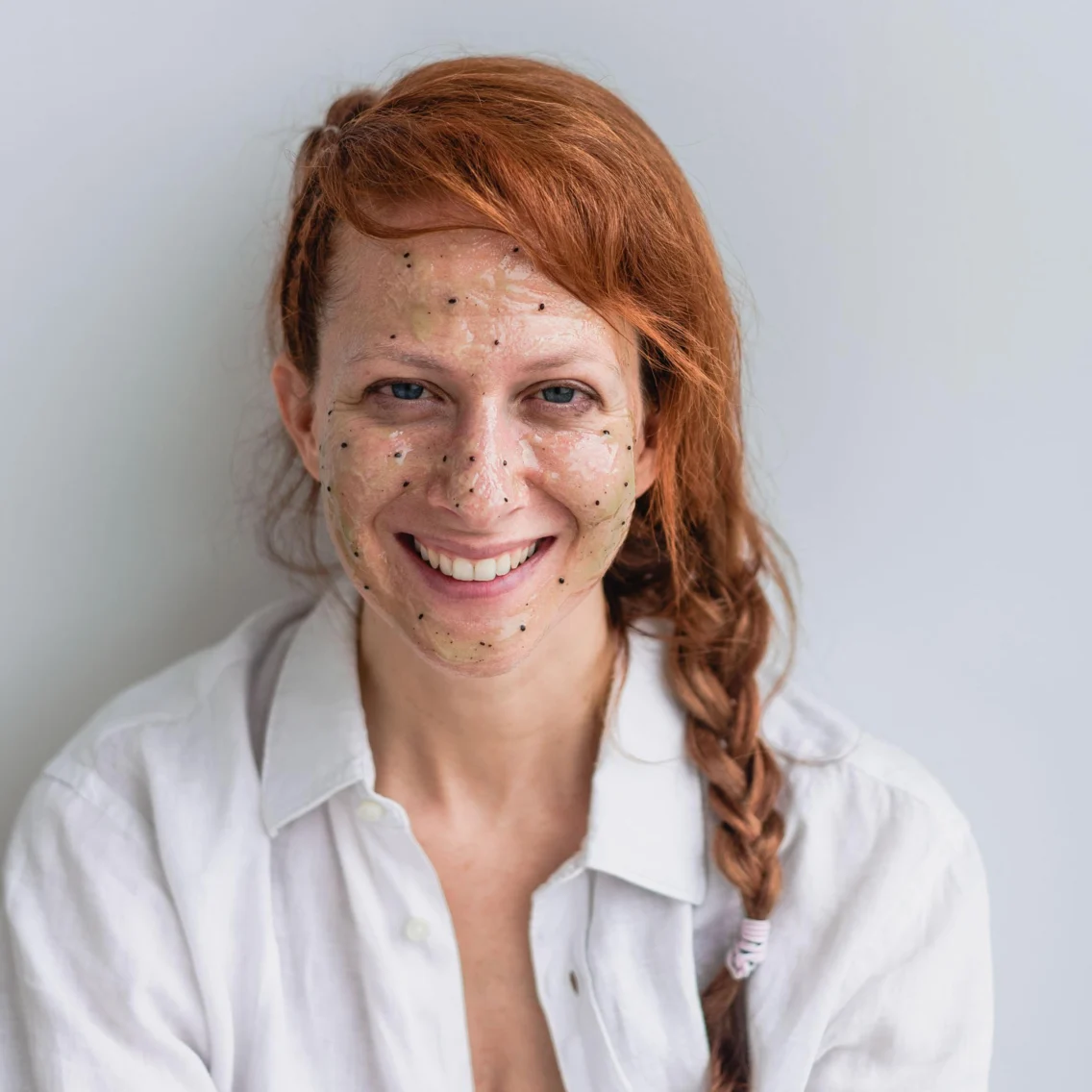 Sladkorni piling proti ogrcem: L’Oreal Smooth Sugars Clear Scrub