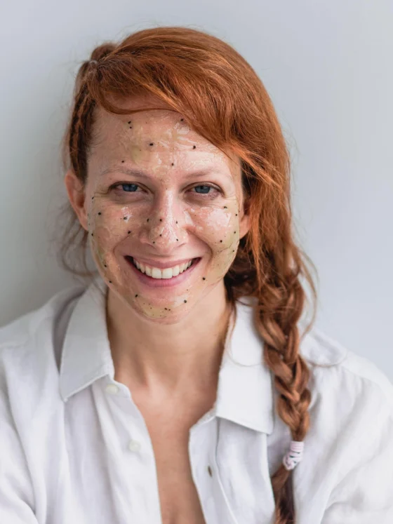 Sladkorni piling proti ogrcem: L’Oreal Smooth Sugars Clear Scrub