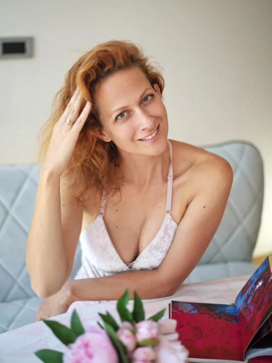 To je nega, ki pomaga suhim, poškodovanim in barvanim lasem