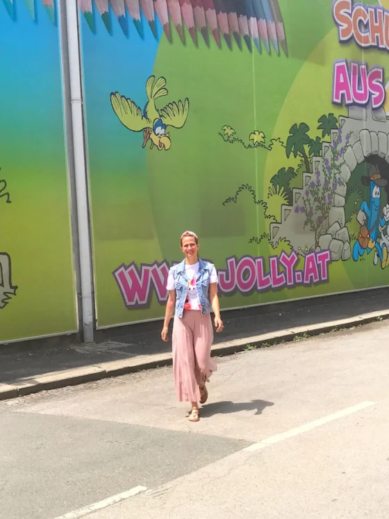 Sprehod po tovarni barvic Jolly