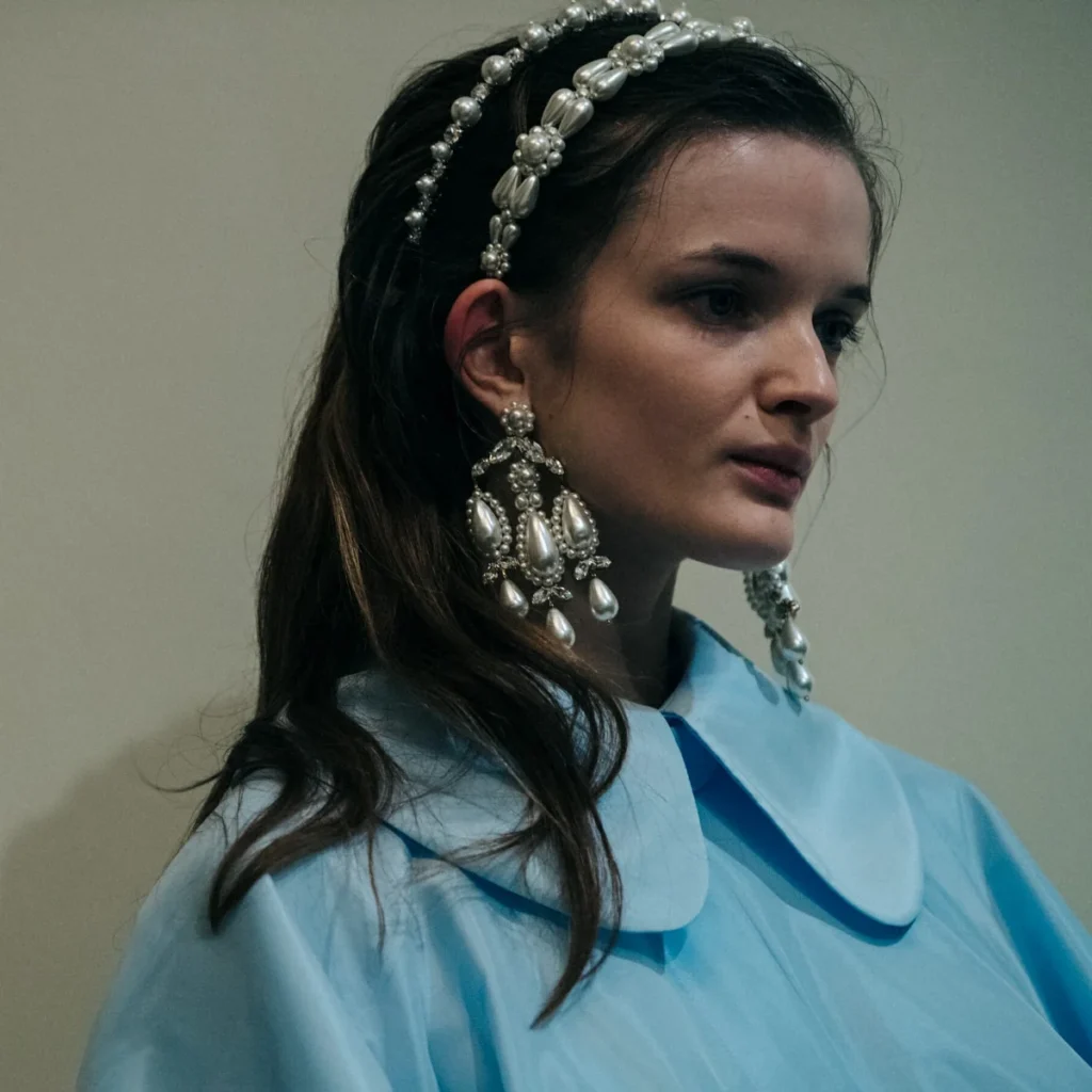 trend frizure biseri beautyfull blog-Simone-Rocha