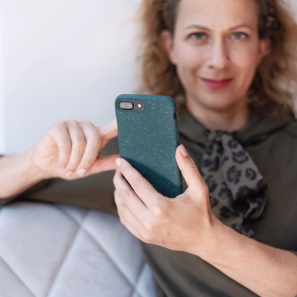 trajnostno eko bio zivljenje beautyfull blog nika veger eko zaveza nika veger beautyfull blog biorazgradljiv ovitek za telefon