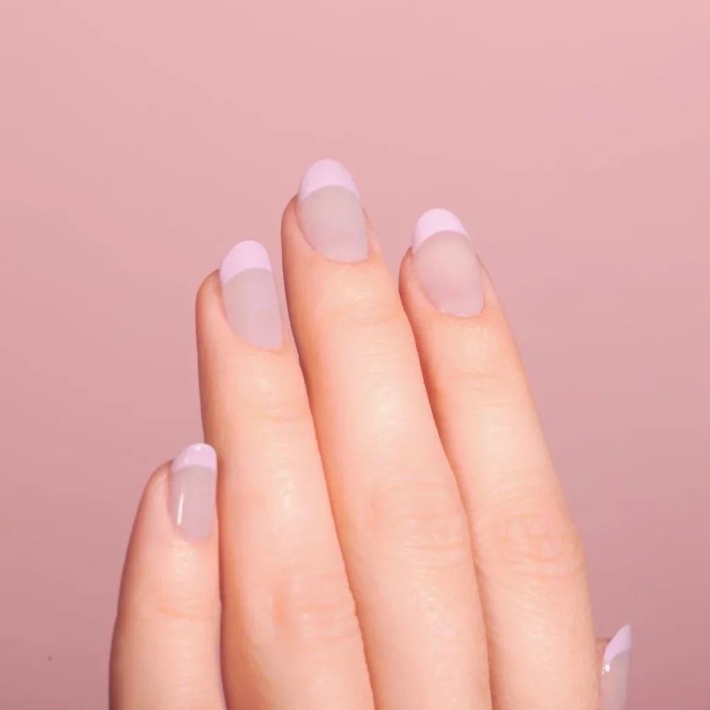 vijoličasta vijola kozmetika lak proti rumenim nohtom nika veger beautyfull blog 