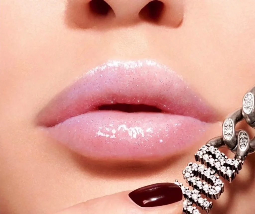 dior glos vijolična nautralizira rumene zobe