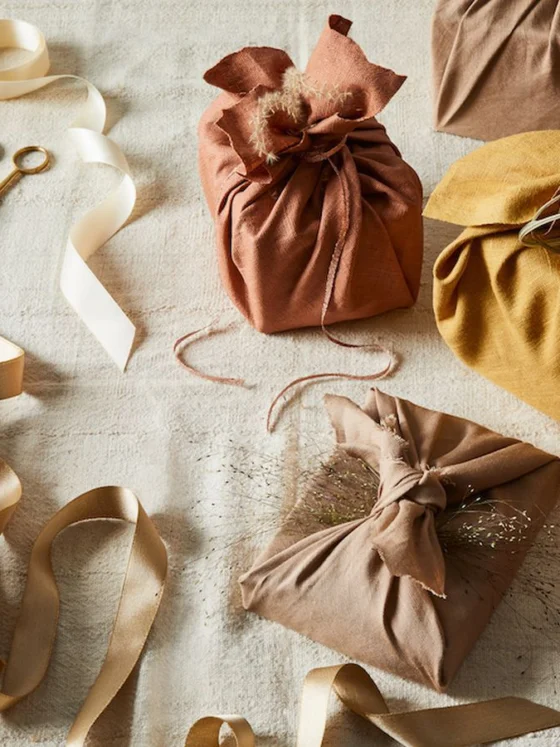 Zavijanje daril: ideje za trajnostno zavita darila