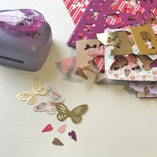 Praznična postavitev mize iz vsega kar že imamo doma