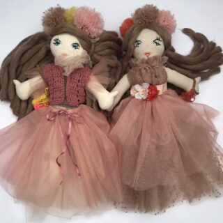 To je preprosta a čudovita DIY punčka iz cunj