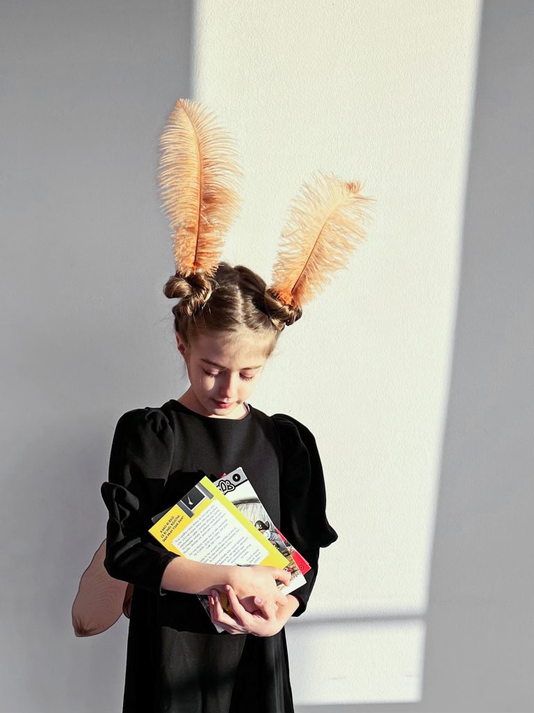 DIY kostum otroci knjizni molj vesca nika veger beautyfull blog 