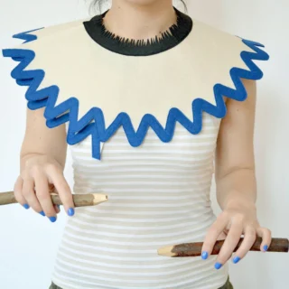 Enostaven DIY pustni kostum: knjižni molj