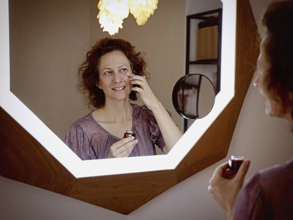 To je učinkovita korejska krema za kožo okoli oči