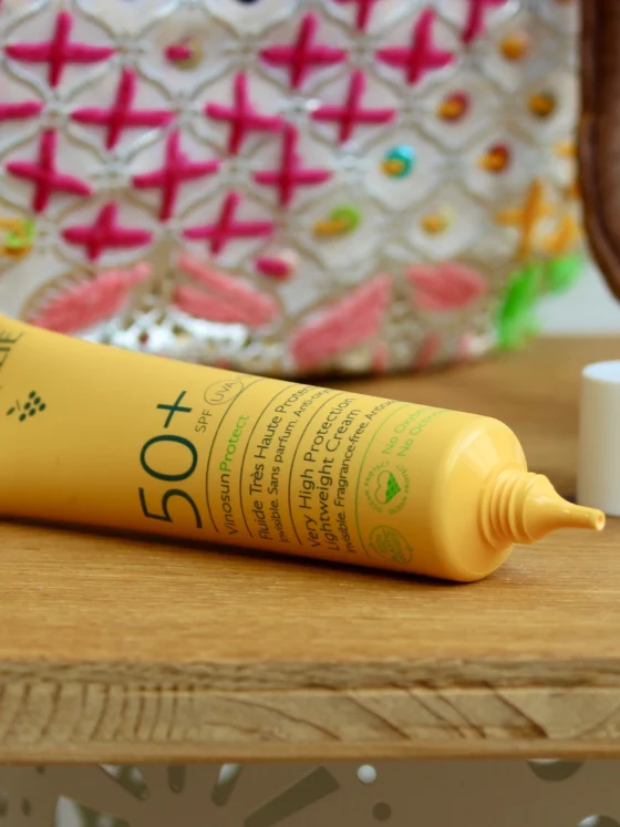 Caudalie Vinosun Fluid Fragrance-Free SPF50+: Lahka UV zaščita brez dišav za občutljivo kožo