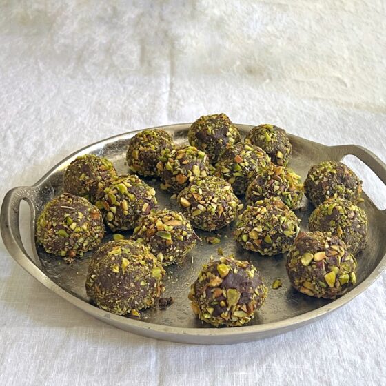 Tako pripraviš Dubajske čokoladne ježke – preprosto sladico brez peke