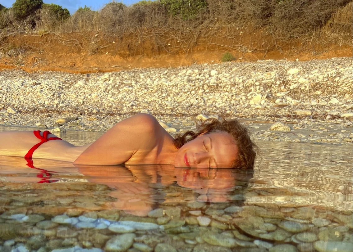 Kako do glass skin videza brez ličil v 2025 – tudi po 40-tem? Erborian Skin Hero rutina