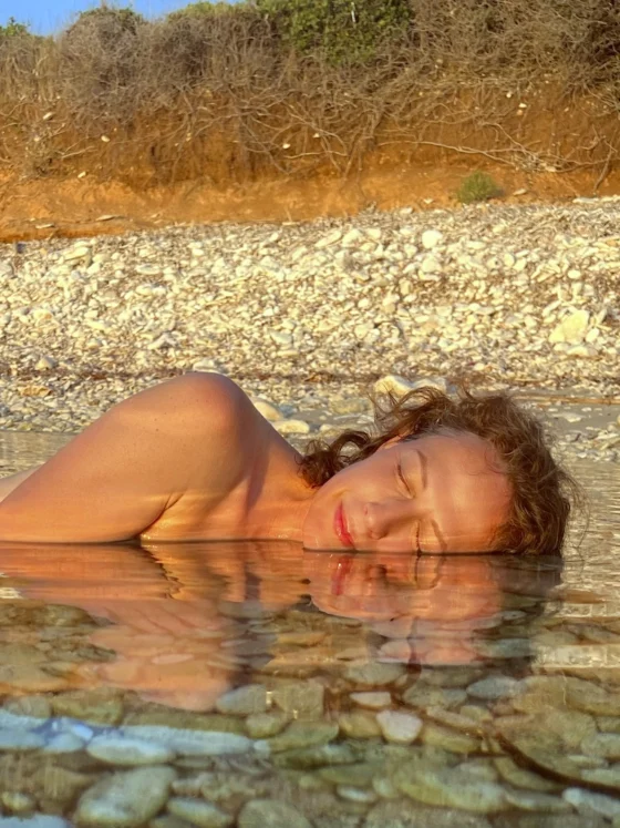 Kako do glass skin videza brez ličil v 2025 – tudi po 40-tem? Erborian Skin Hero rutina