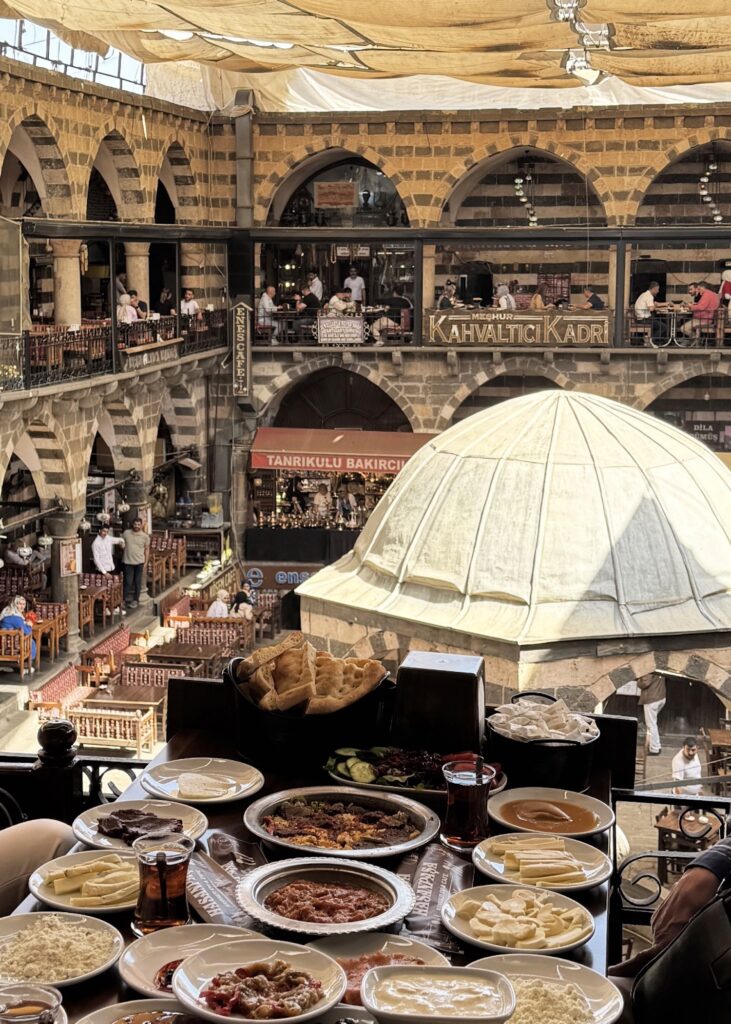 anatolija Hasa Paşa Han vzhodna turcija mezopotamija popotniski blog itinerari rebeka rania balbey beautyfull blog