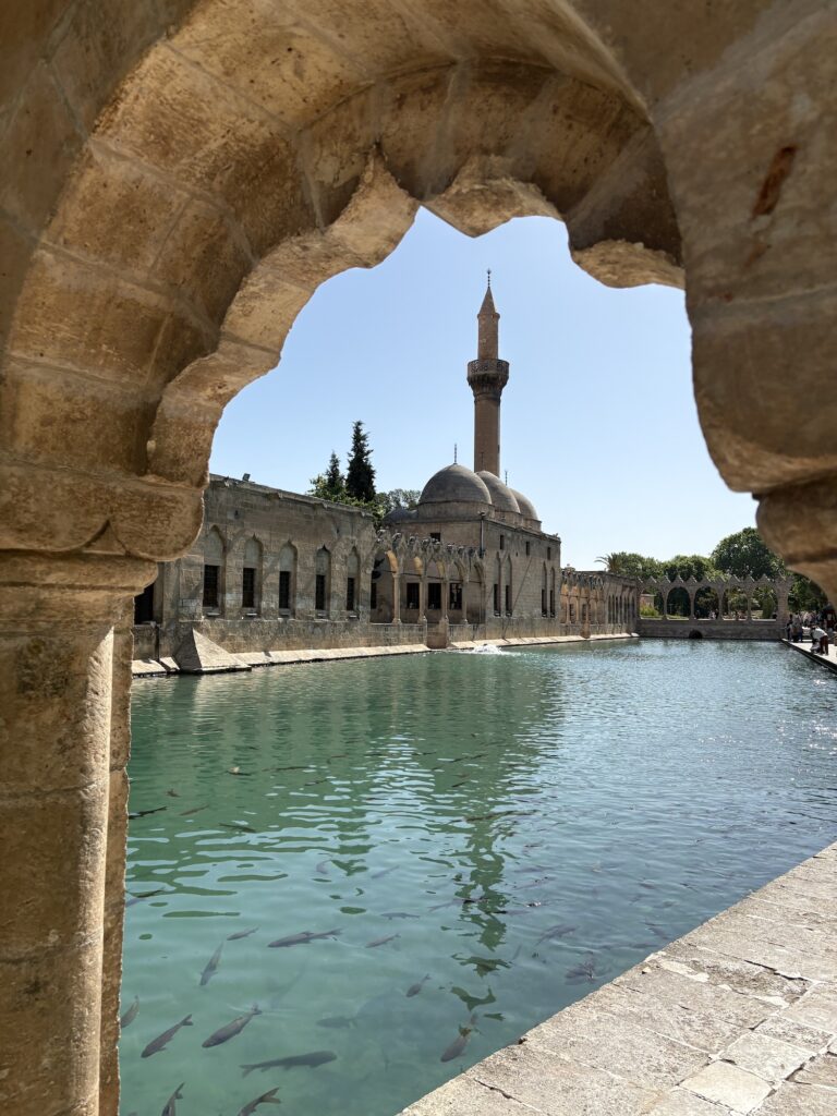 anatolija urfa sveto jezero balikli golu vzhodna turcija mezopotamija popotniski blog itinerari rebeka rania balbey beautyfull blog