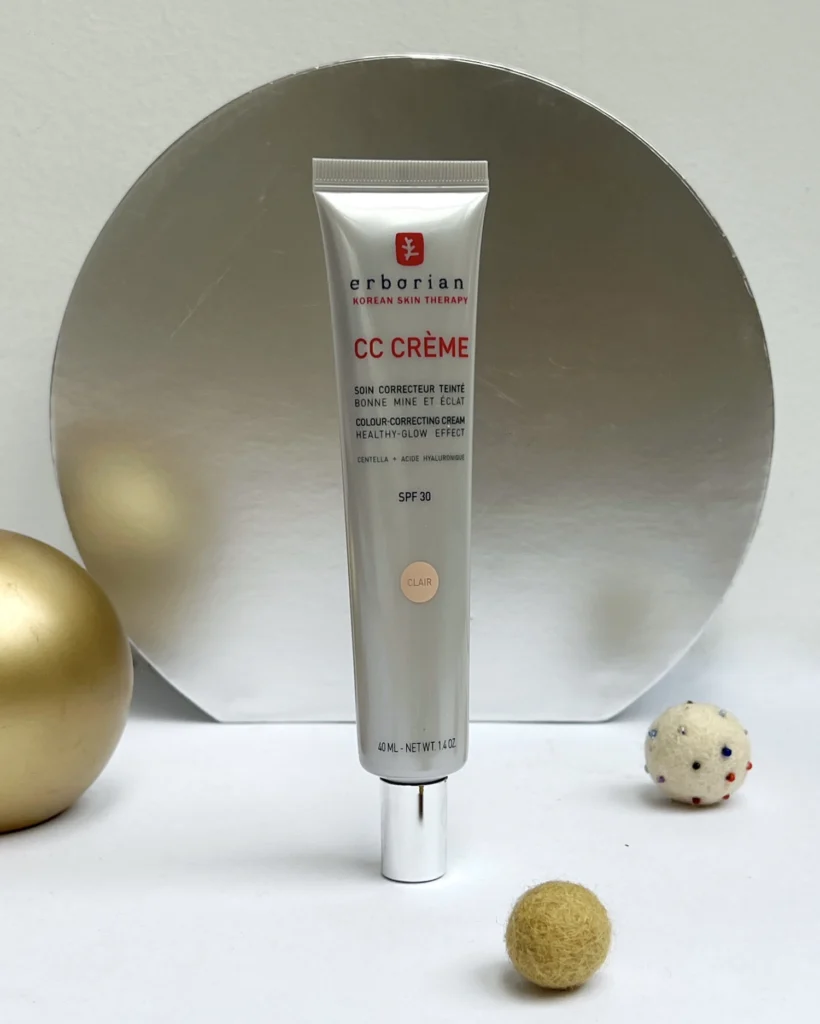 Erborian CC krema z azijskim vodnim popnjakom (centella asiatica) za pomirjeno in sijočo kožo.