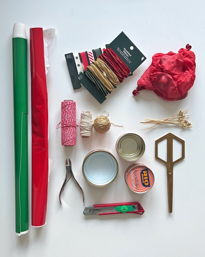 DIY prazničen okrasek iz konzerve tunine Rio Mare nika veger material ki ga potrebuješ