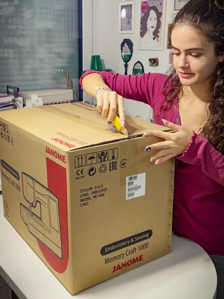 sivalni in vezilni stroj janome moja izkusnja trajnostni nakup sivalna tehnika nika veger beautyfull blog