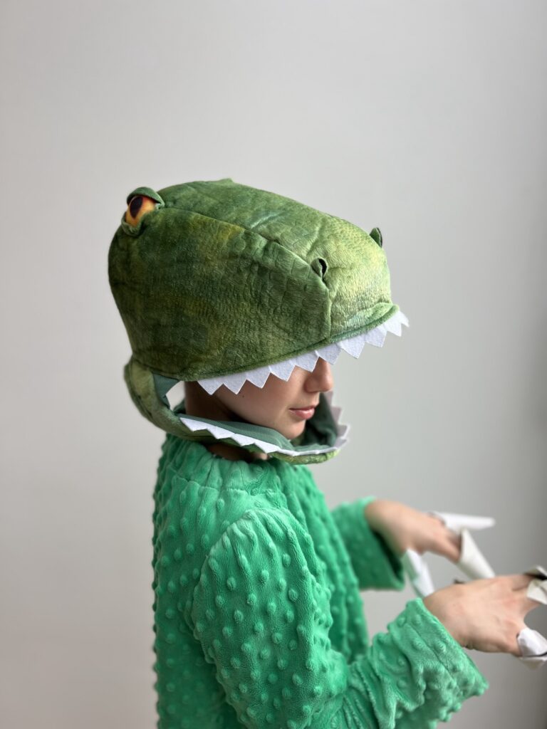 DIY naredi sam pustni kostum dinozaver nika veger beautyfull blog