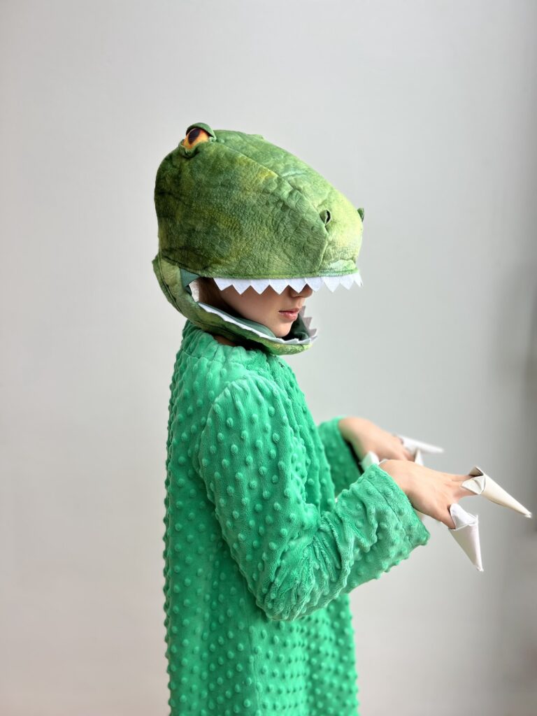 DIY naredi sam pustni kostum dinozaver nika veger beautyfull blog