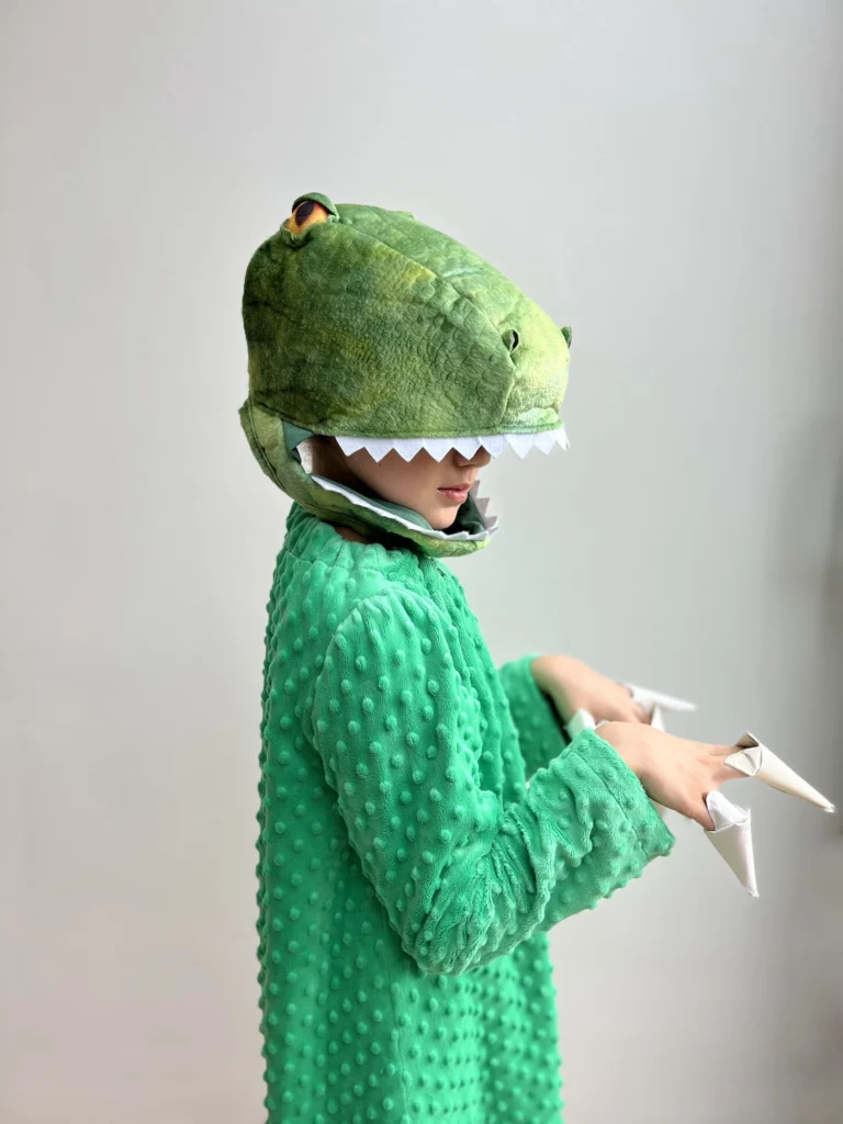 DIY naredi sam pustni kostum dinozaver nika veger beautyfull blog 