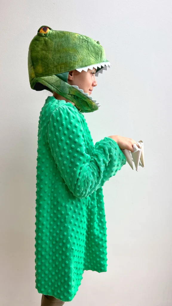 DIY naredi sam pustni kostum dinozaver nika veger beautyfull blog 
