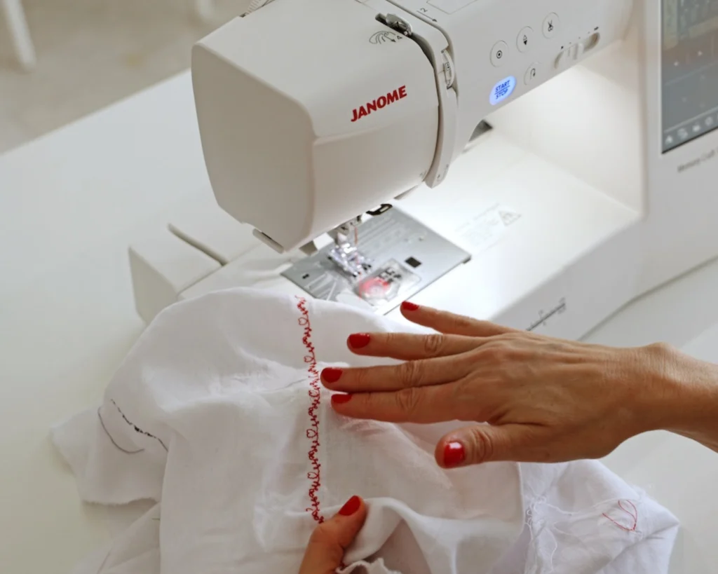 Naš Janko, šivalno-vezilni stroj Janome Memory Craft 1000