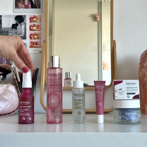 Melvita Argan Bio-Active Booster: kaj je booster, komu je namenjen in ali res izboljša navlaženost ter čvrstost kože?