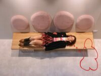 Dekle v nežno rabljenem suknjiču weekend max mara 2nd chance zobozdravstvena ordinacija Ortea