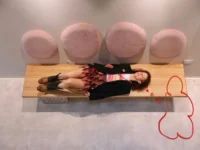 Dekle v nežno rabljenem suknjiču weekend max mara 2nd chance zobozdravstvena ordinacija Ortea