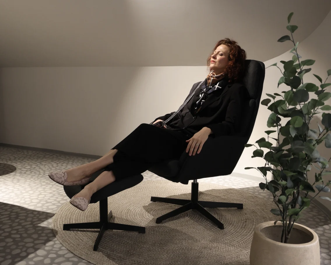 Second hand črn suknjič Weekend Max Mara v butiku 2nd Chance