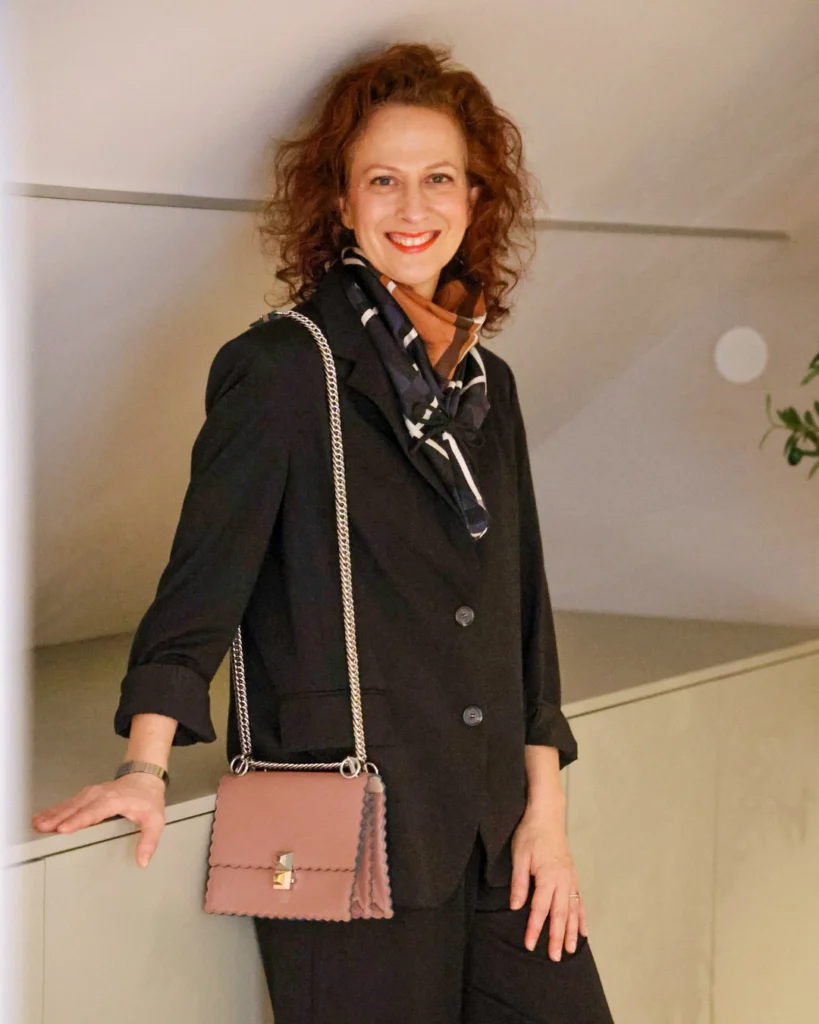 nika veger v second hand 2nd chance suknjiču