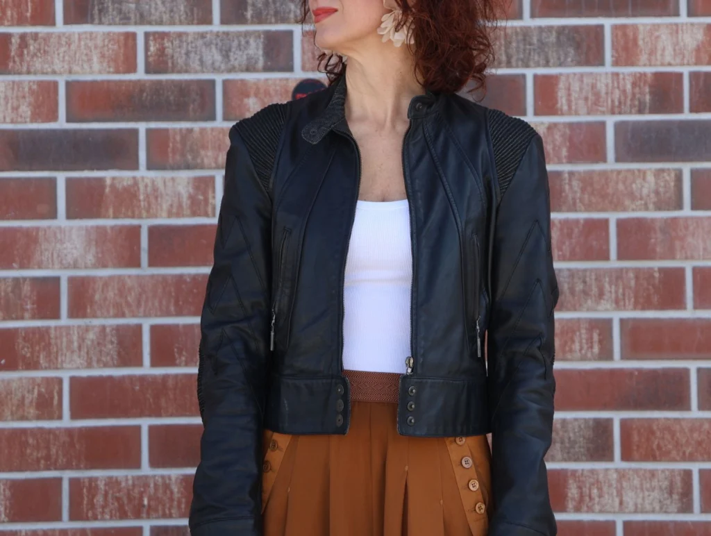 nežno rabljena second hand usnjena jakna