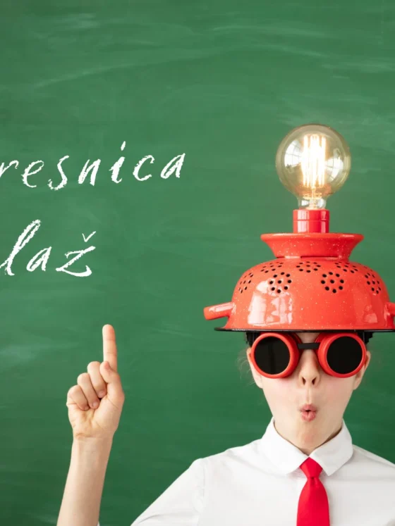 Kako otroka naučiti spremljati preverjene informacije v času TikToka in družbenih omrežij?