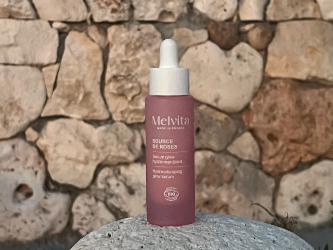 Melvita Source de Roses: moja ocena naravnega vlažilnega seruma s PHA